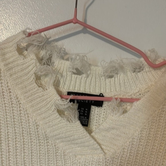 Size Medium, tattered style  waist length style sweater. - Picture 6 of 6
